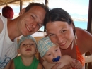 štastná rodinka - v bufete na pláži Čistá